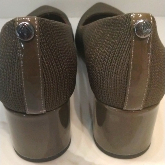 Donald Pliner Suzette pumps military green size 6 NWT - Picture 6 of 6